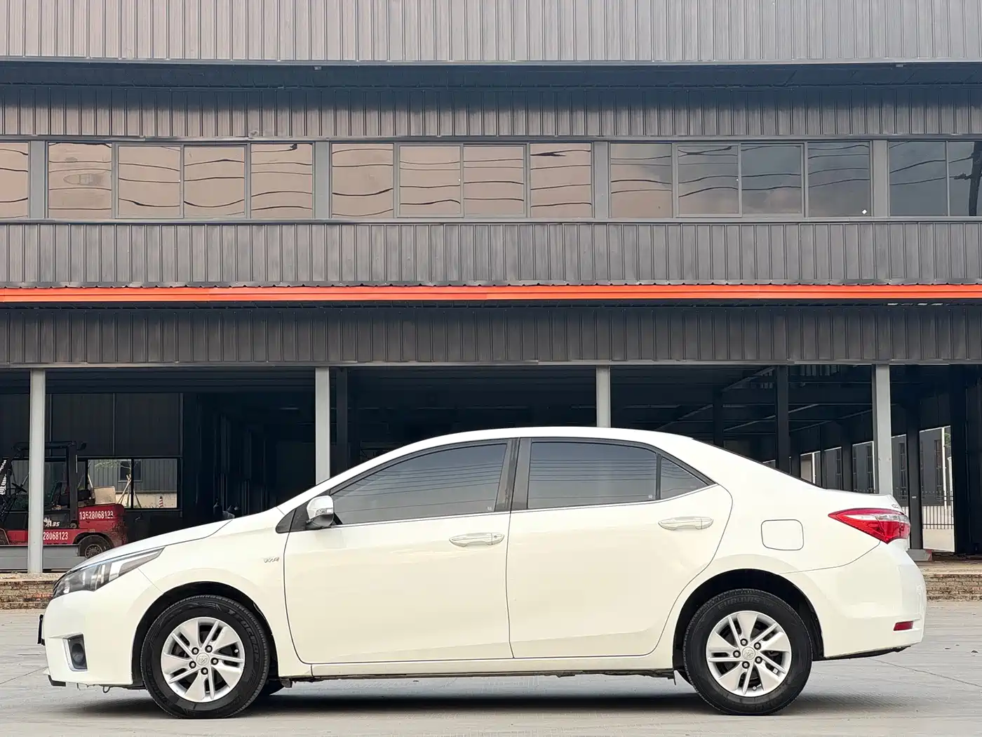 Toyota Corolla 2014 1.6L CVT GL фото 7