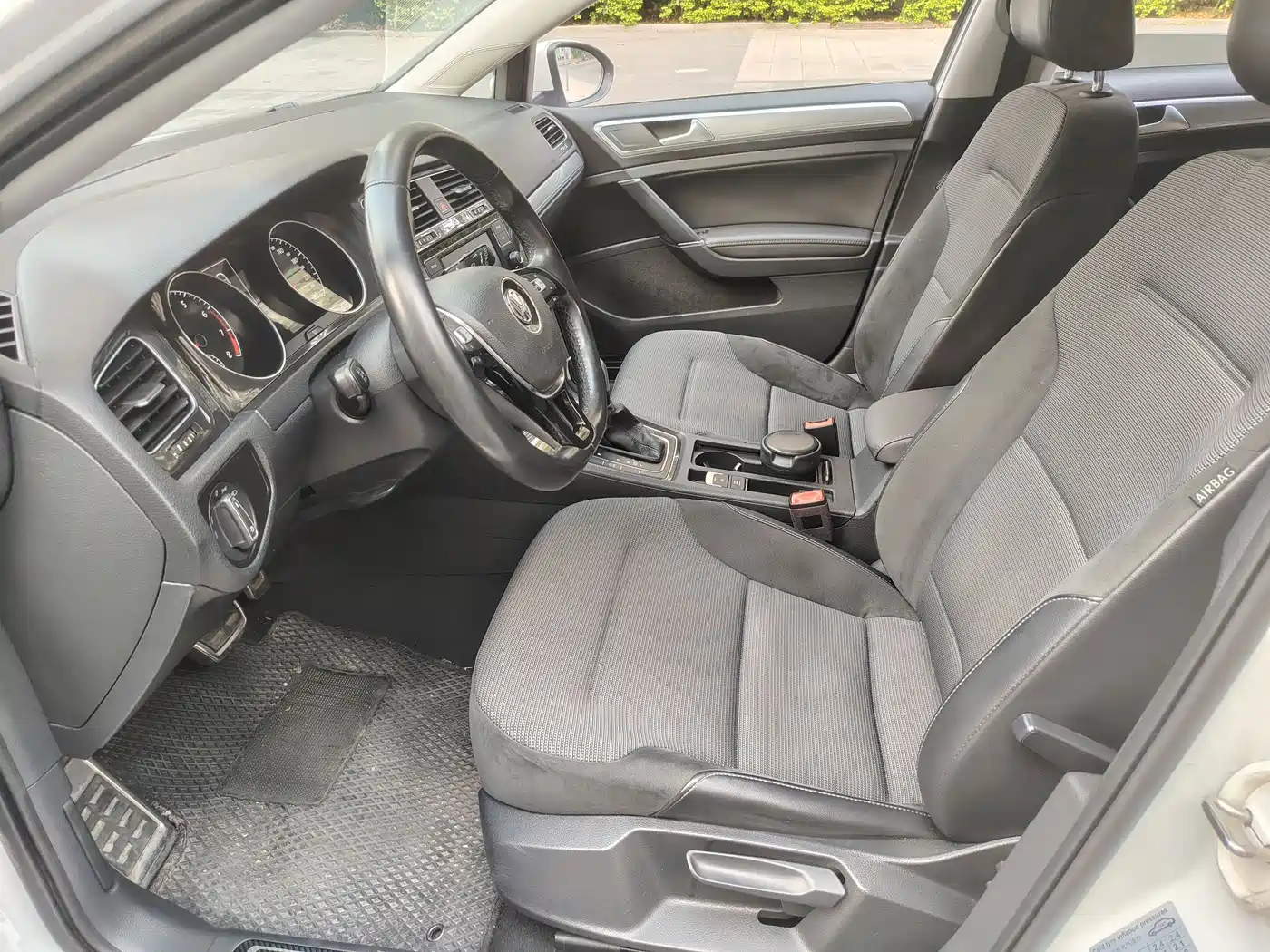 Volkswagen Golf 2018 230TSI Automatic Comfort фото 9