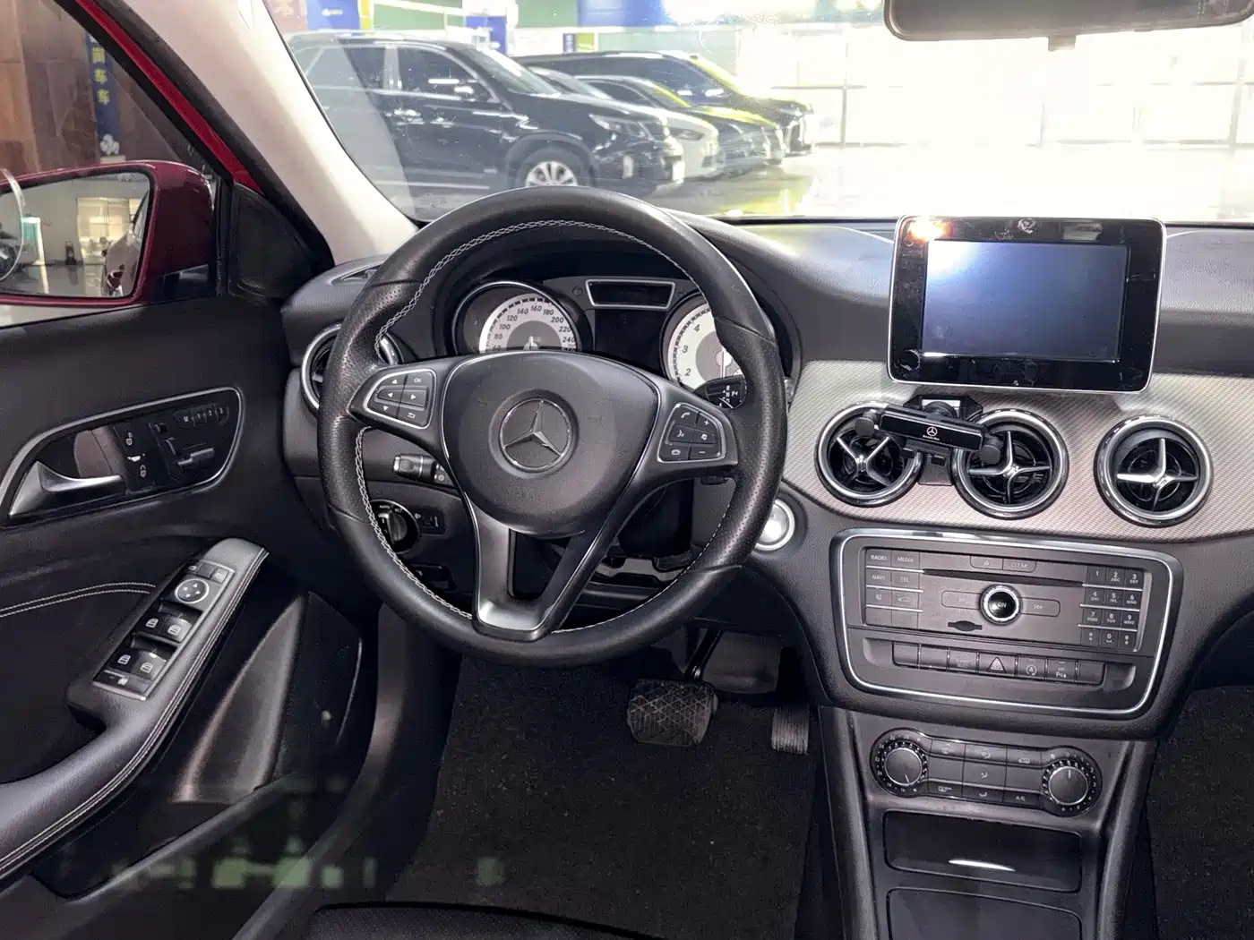 Mercedes-Benz GLA 2016 GLA 200 Dynamic фото 9