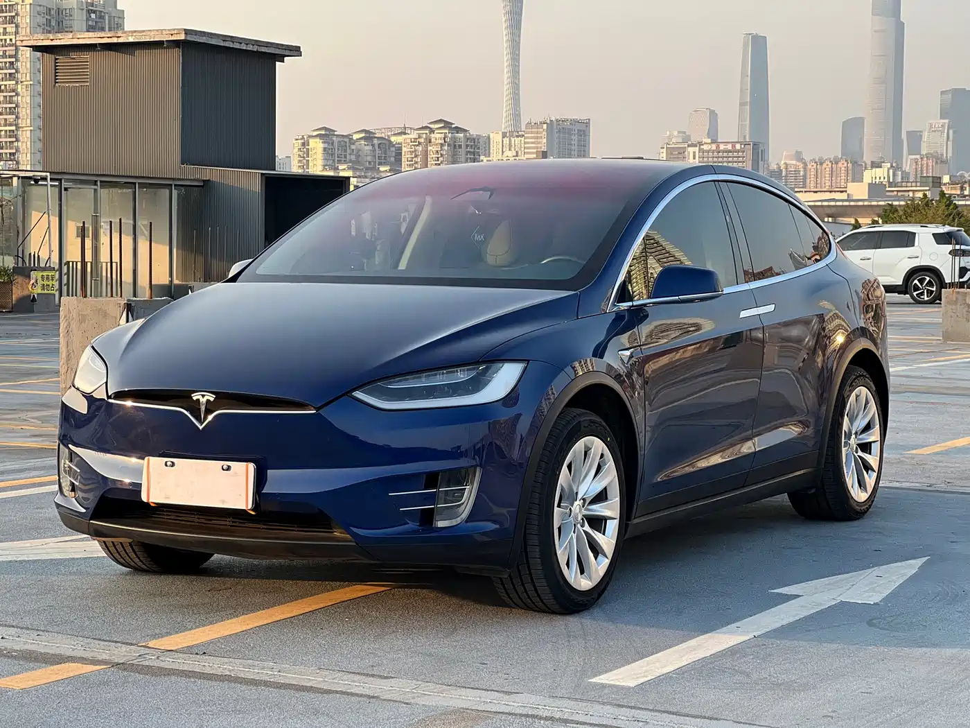TESLA MODEL X