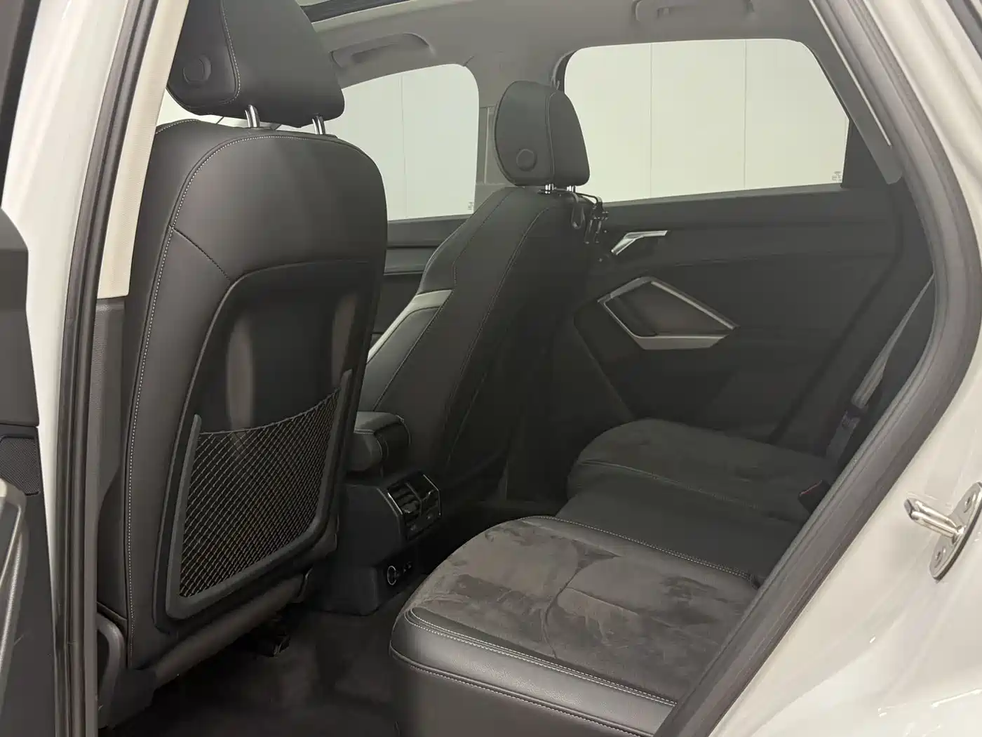 Audi Q3 2023 35 TFSI Fashion Dynamic (1.4T) фото 16