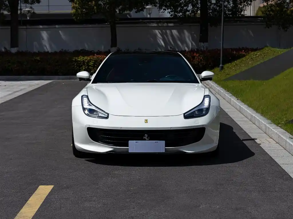 Ferrari GTC4Lusso 2019 2017 3.9T V8