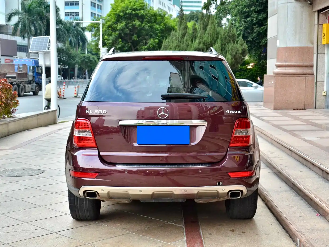 Mercedes-Benz M-Class 2010 ML 300 4MATIC фото 3