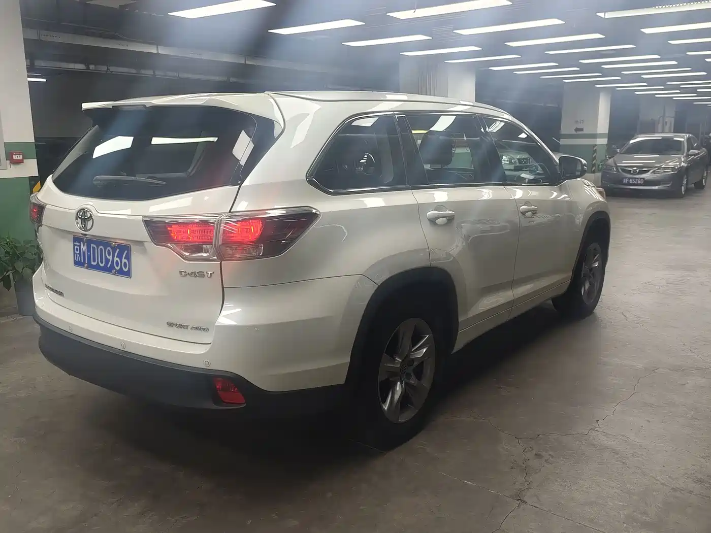 Toyota Highlander 2015 2.0T AWD Luxury Navigation Edition 7-seater фото 7