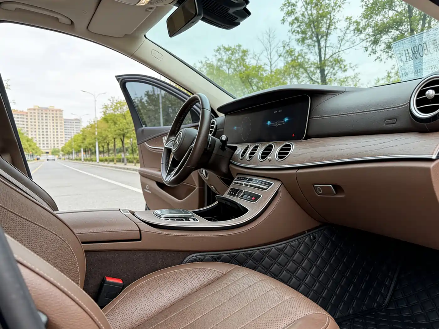 MERCEDES-BENZ E CLASS