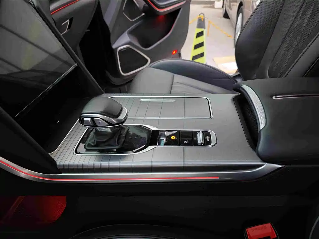 Hongqi HS7 PHEV 2024 2024 2.0T PHEV 4WD Flagship Edition 6-seater
