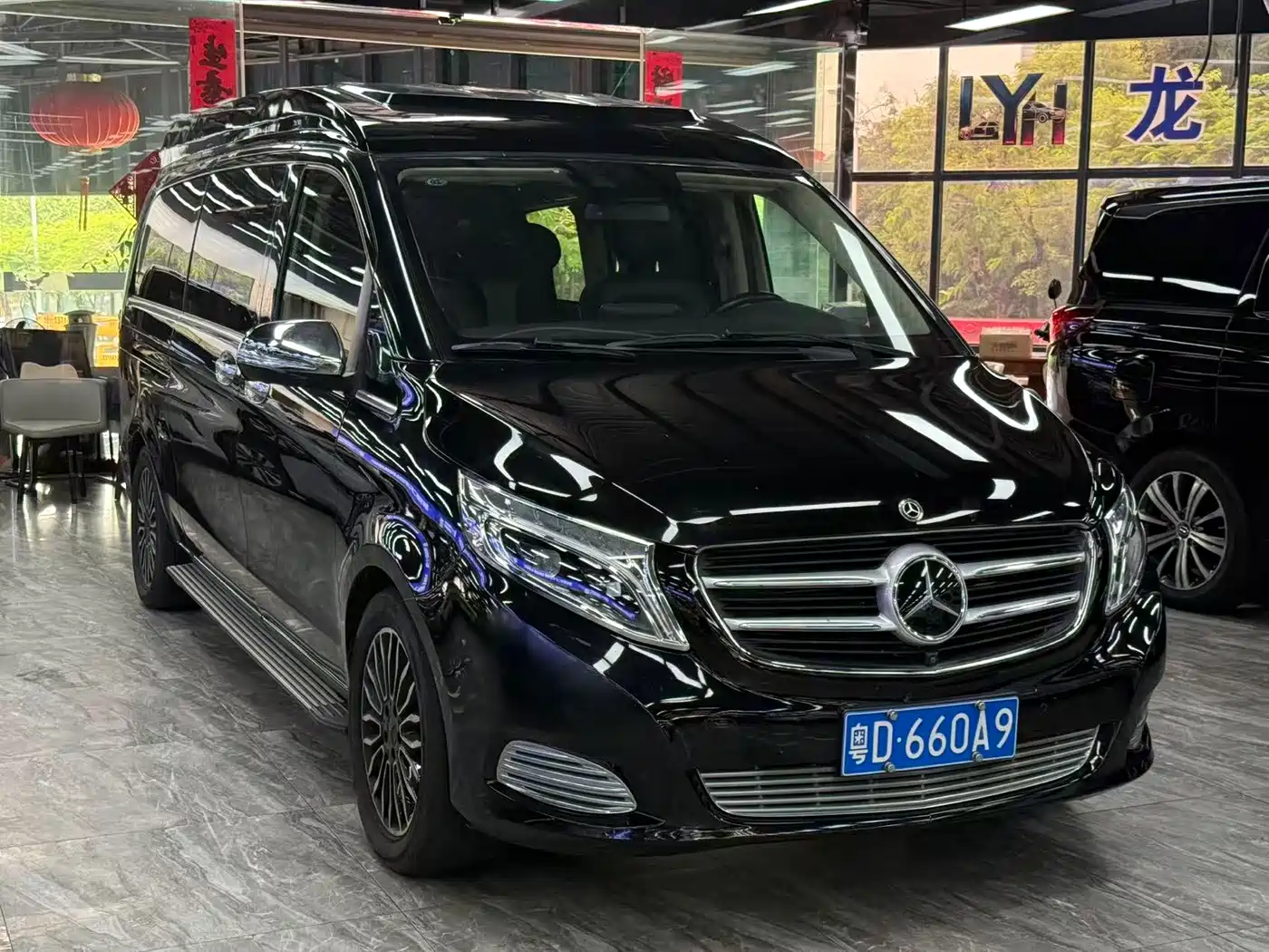 Mercedes-Benz V-Class 2017 2017 Model V 260 L Premium Extended Edition