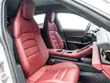 صورة 11 - Porsche Taycan