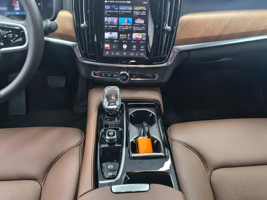 Volvo S90 2025 2025 B5 Zhiyi Luxury Edition