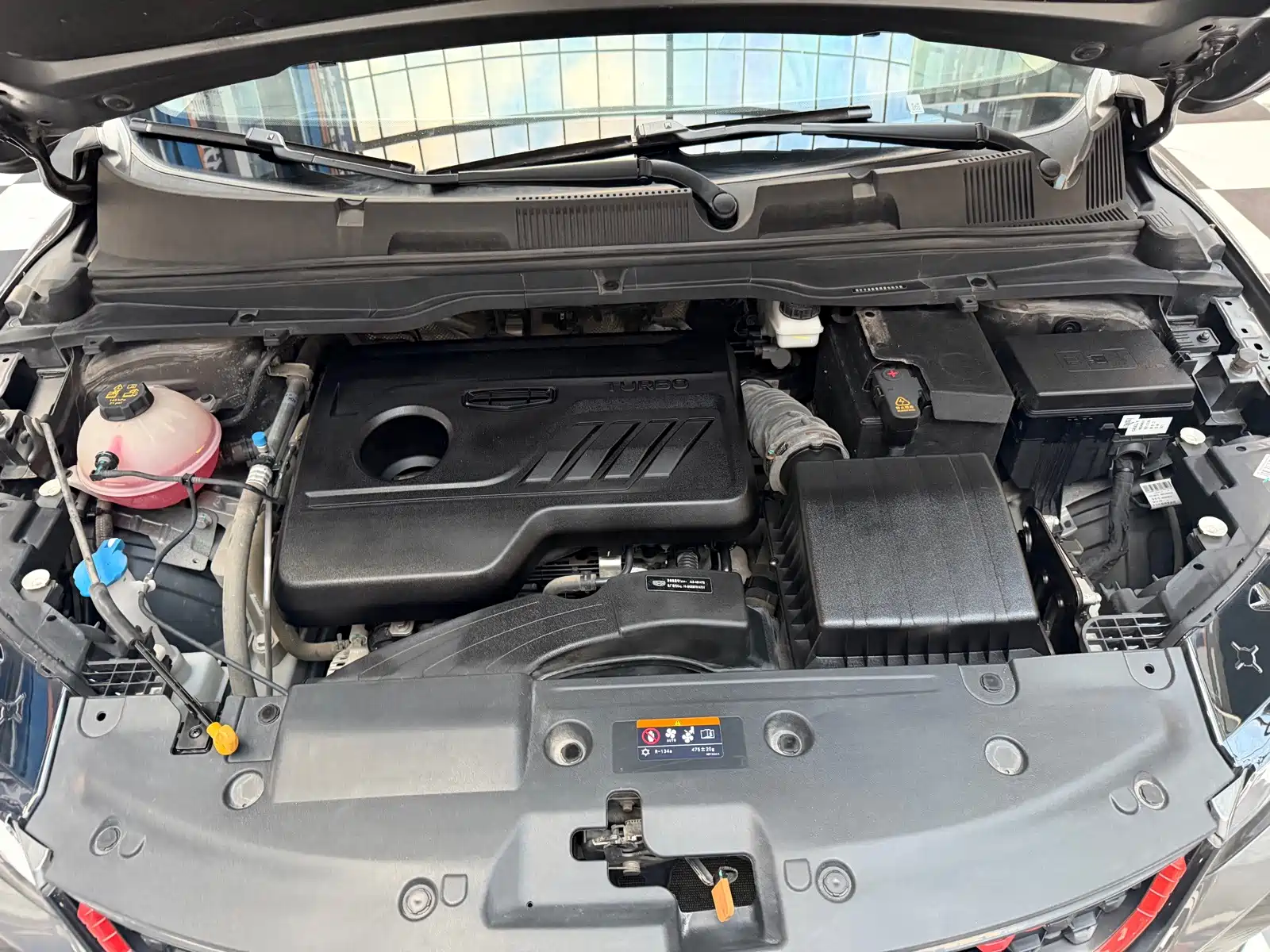 Фото 15 - Geely Coolray