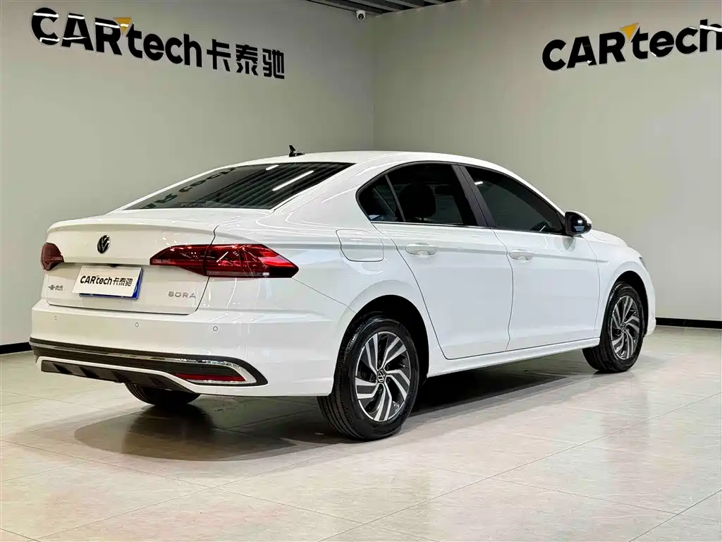 Volkswagen Bora 2025 Facelift 200TSI DSG Navigation Edition фото 4