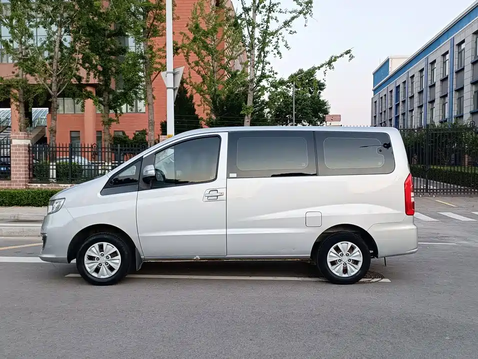 JAC Refine M3 2017 2018 IKEA Edition 1.6L Luxury