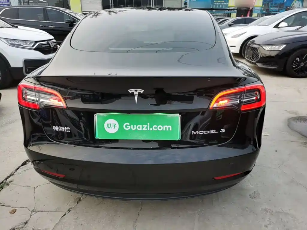 Фото 6 - Tesla Model 3