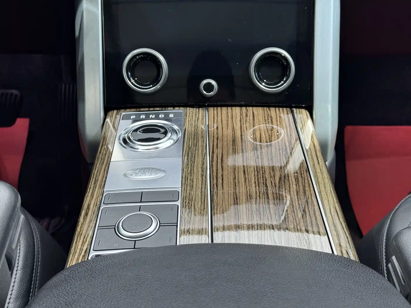Land Rover Range Rover 2018 3.0 SC V6 Golden Age Edition фото 23