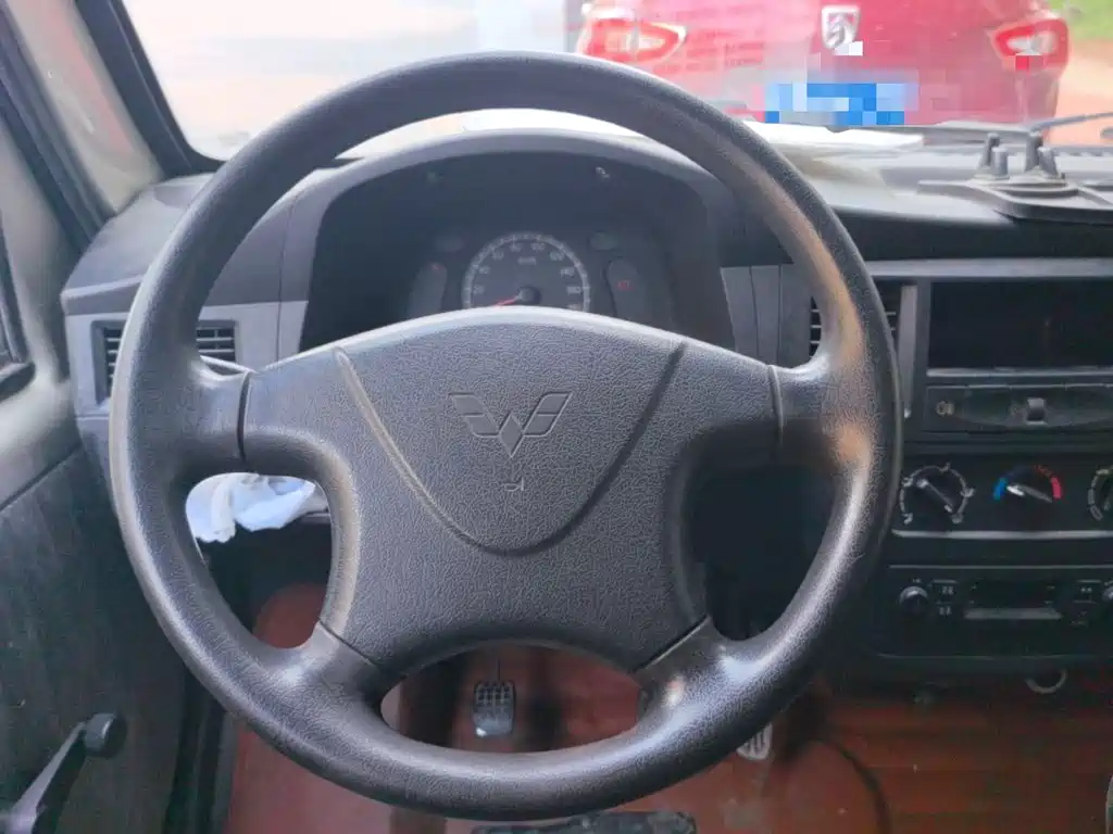 Wuling Motors Wuling Zhiguang 2014 2013 1.0L Practical
