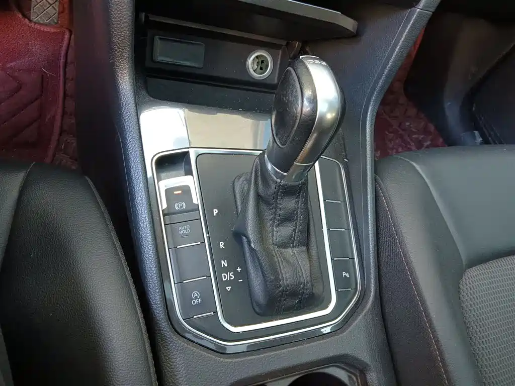 Volkswagen Golf Sportsvan 2018 230TSI Automatic Progressive фото 10