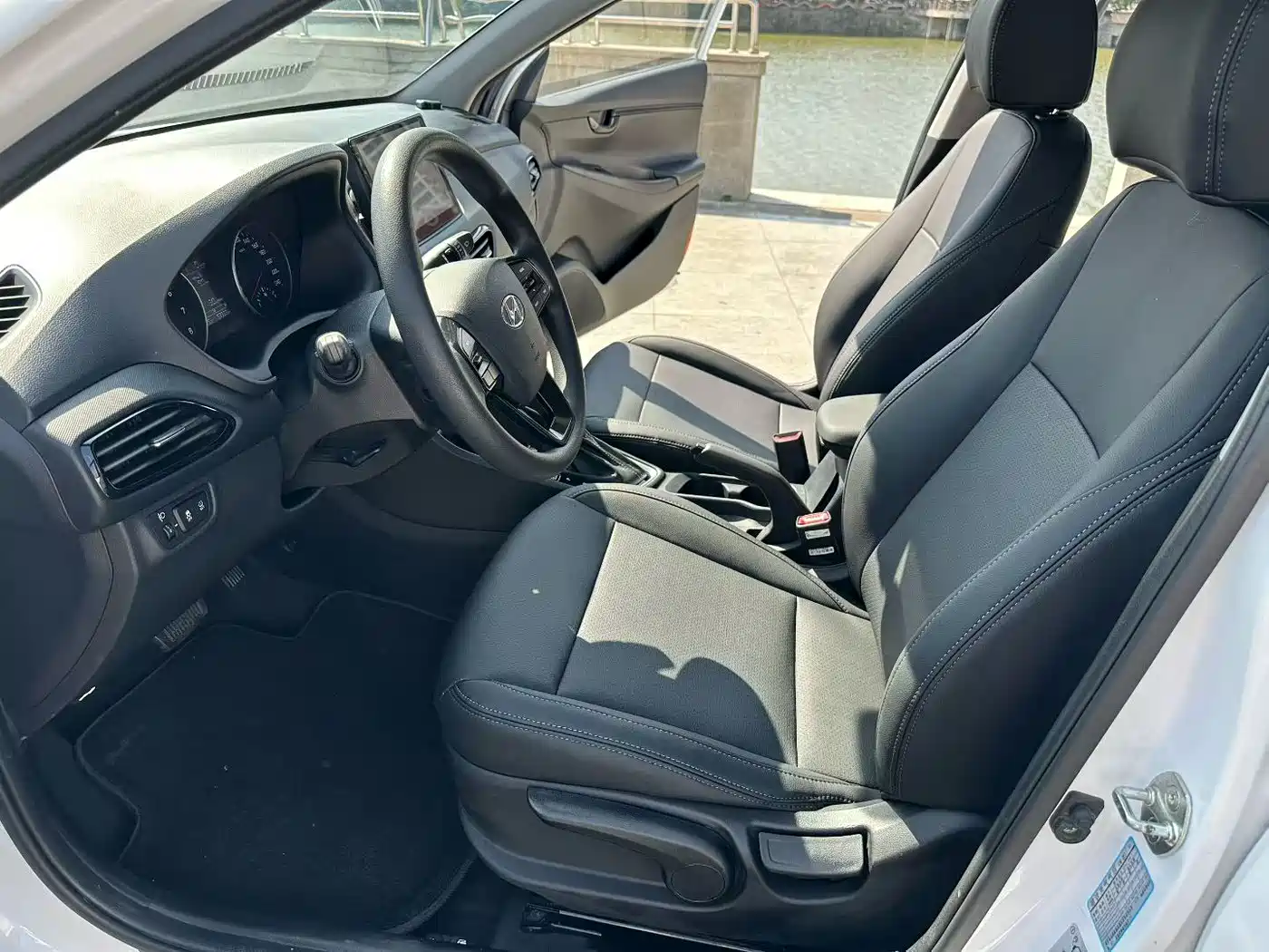 Hyundai Elantra 2020 1.6L Auto GL Pleasing Edition фото 4