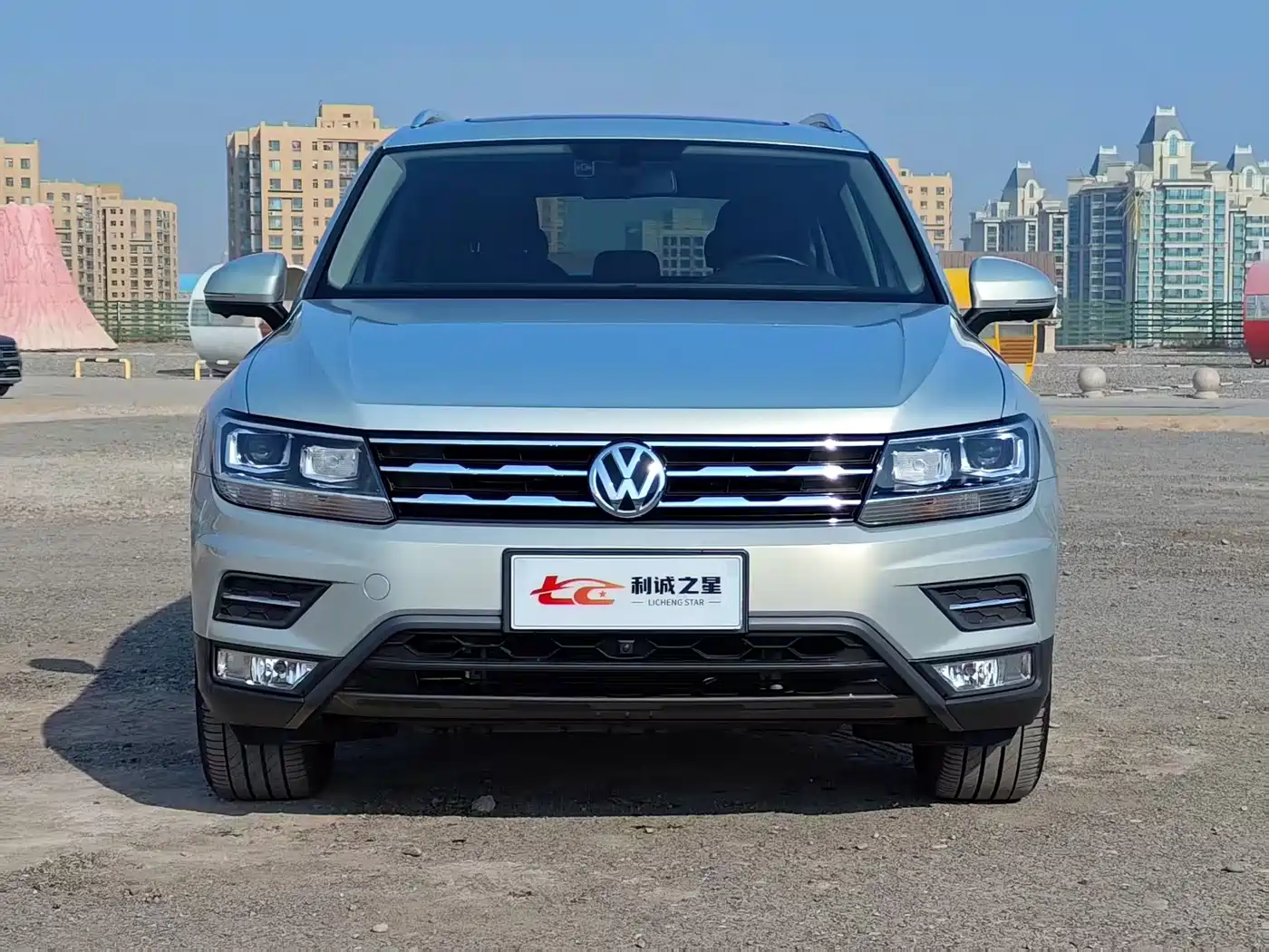 Volkswagen Tiguan L 2019 330TSI Automatic 2WD Panorama Comfort Edition China VI фото 2