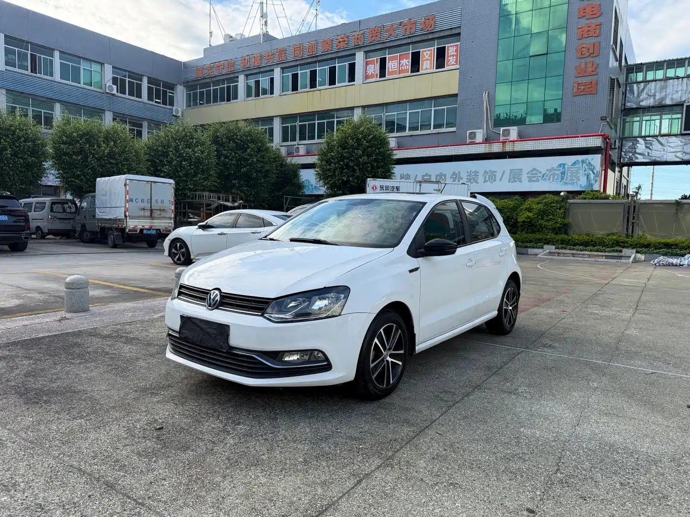 Фото 1 - Volkswagen Polo