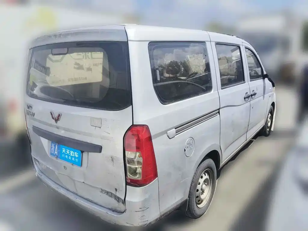 Photo 2 - Wuling Motors Wuling Rongguang V