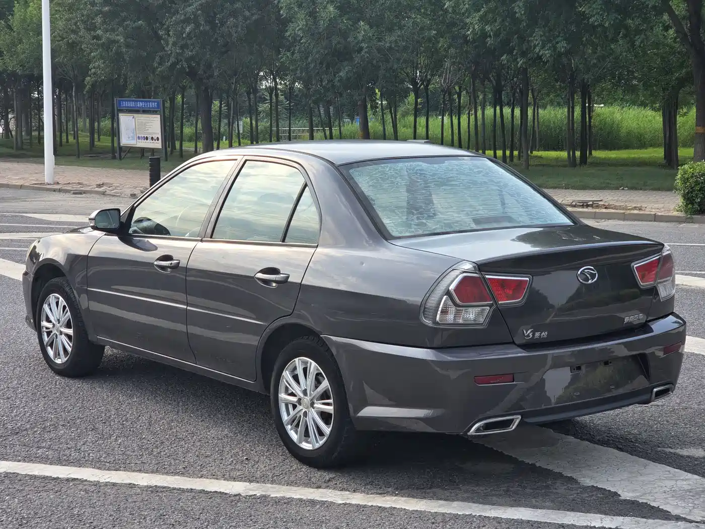 Soueast V3 Lingyue 2015 2015 1.5L Manual Elegance Edition