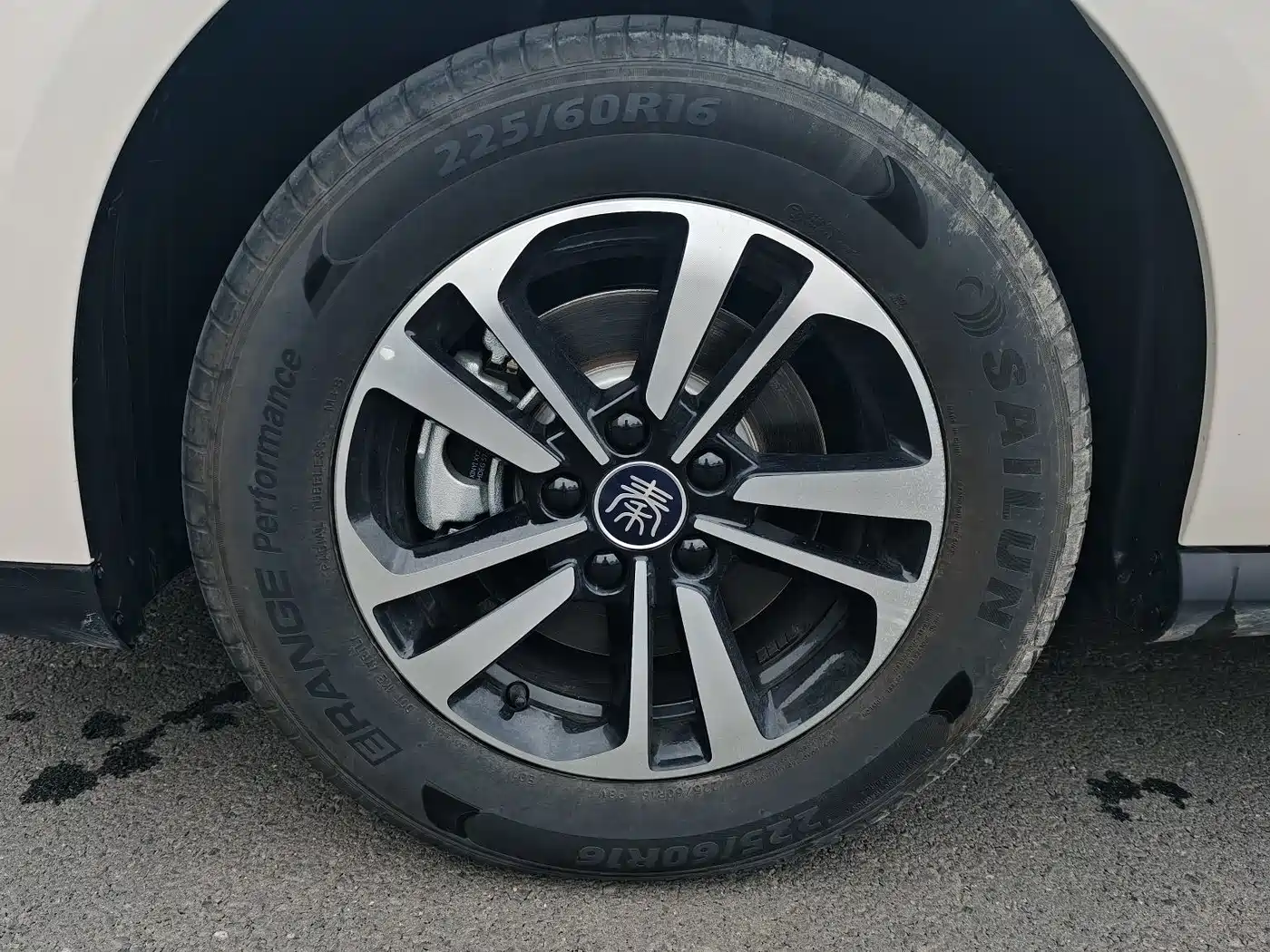 Фото 3 - BYD Qin PLUS