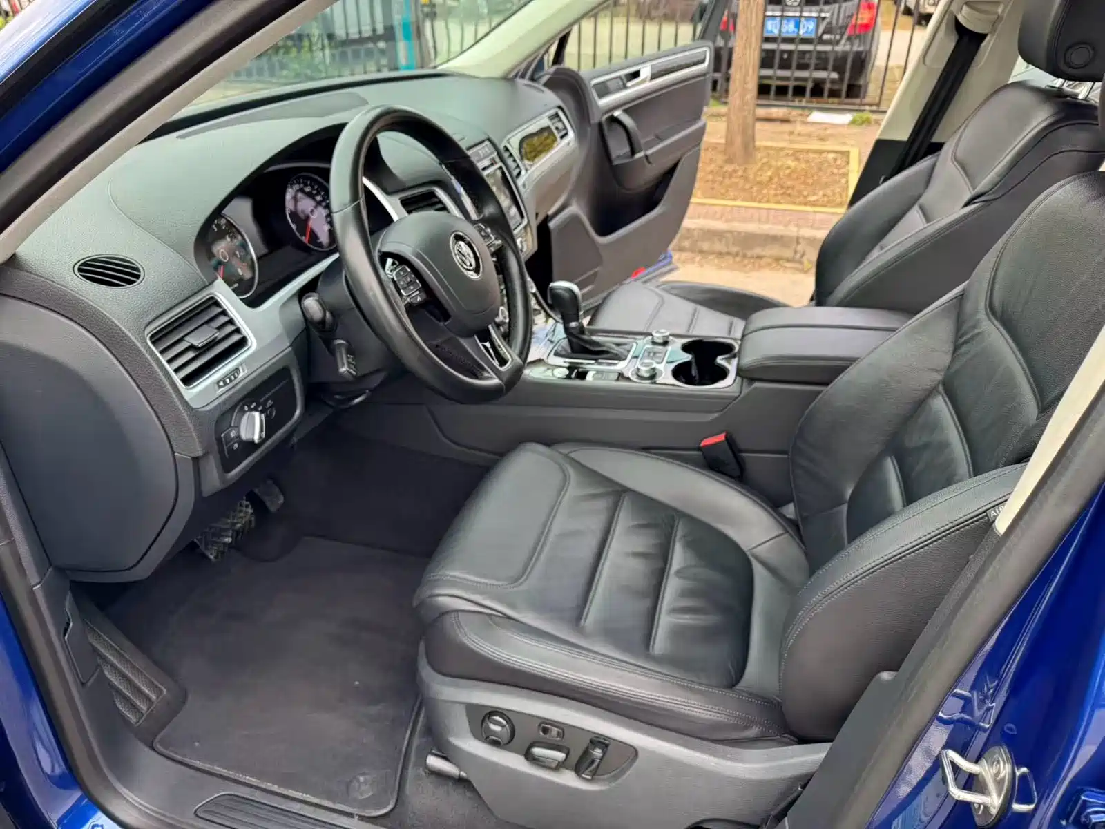 Фото 9 - Volkswagen Touareg