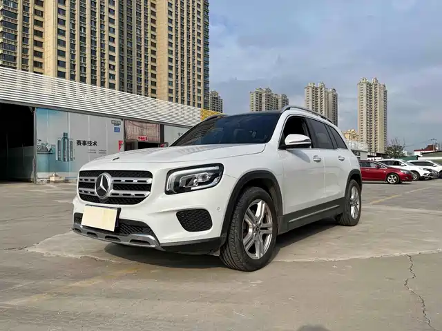 MERCEDES-BENZ GLB