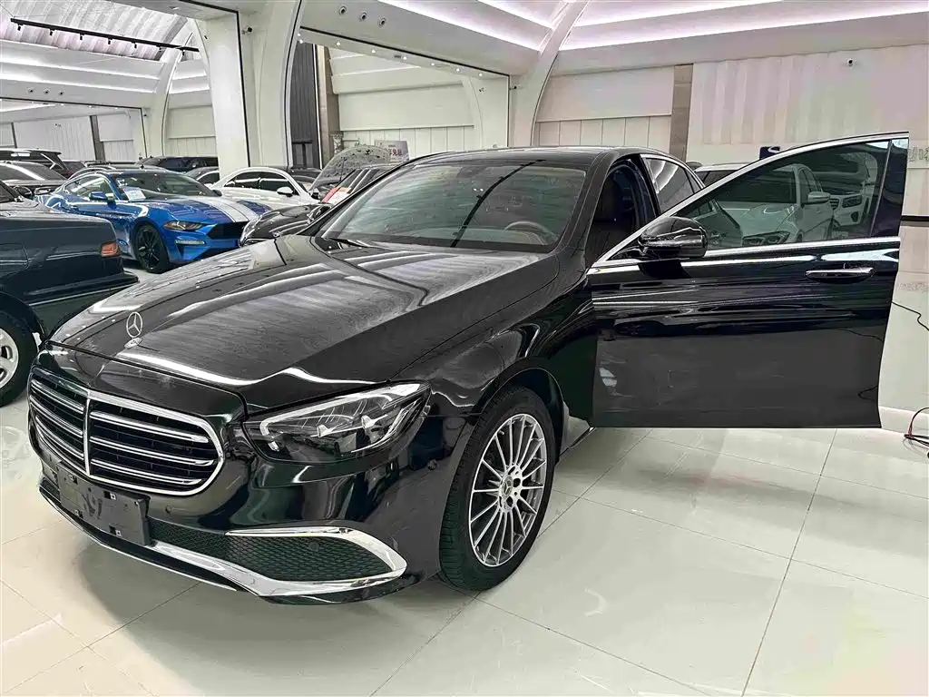 Mercedes-Benz E-Class, миниатюра 5