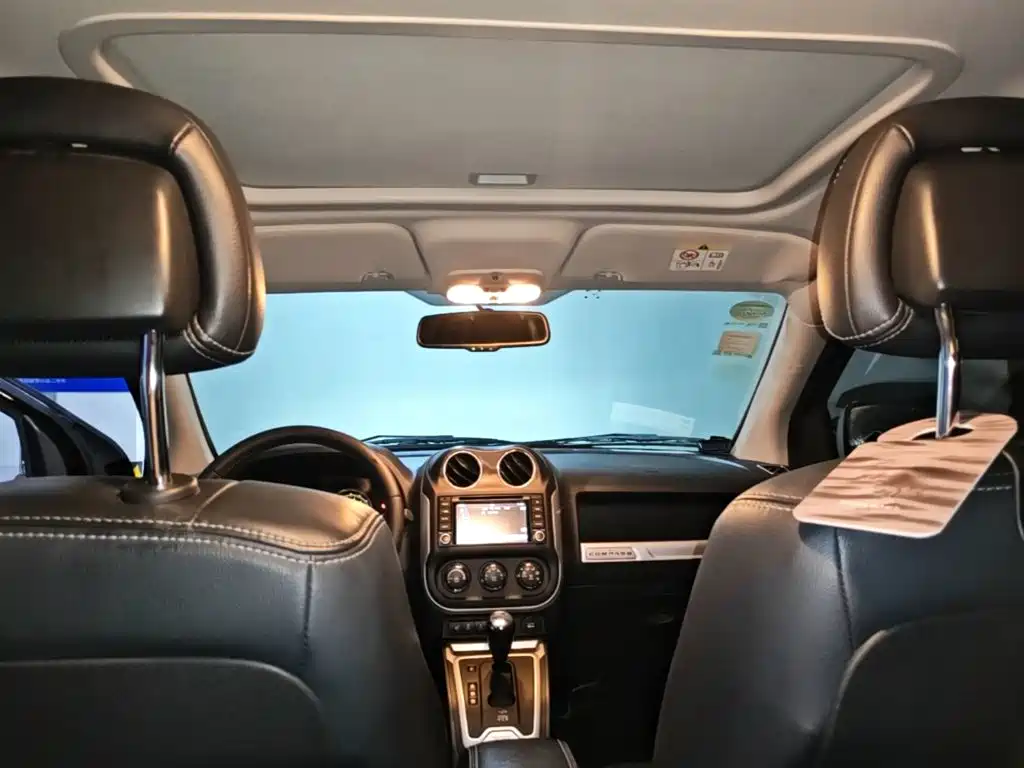 Jeep Compass (Import) 2014 2014 Facelift 2.4L 4WD Luxury Navigation Edition