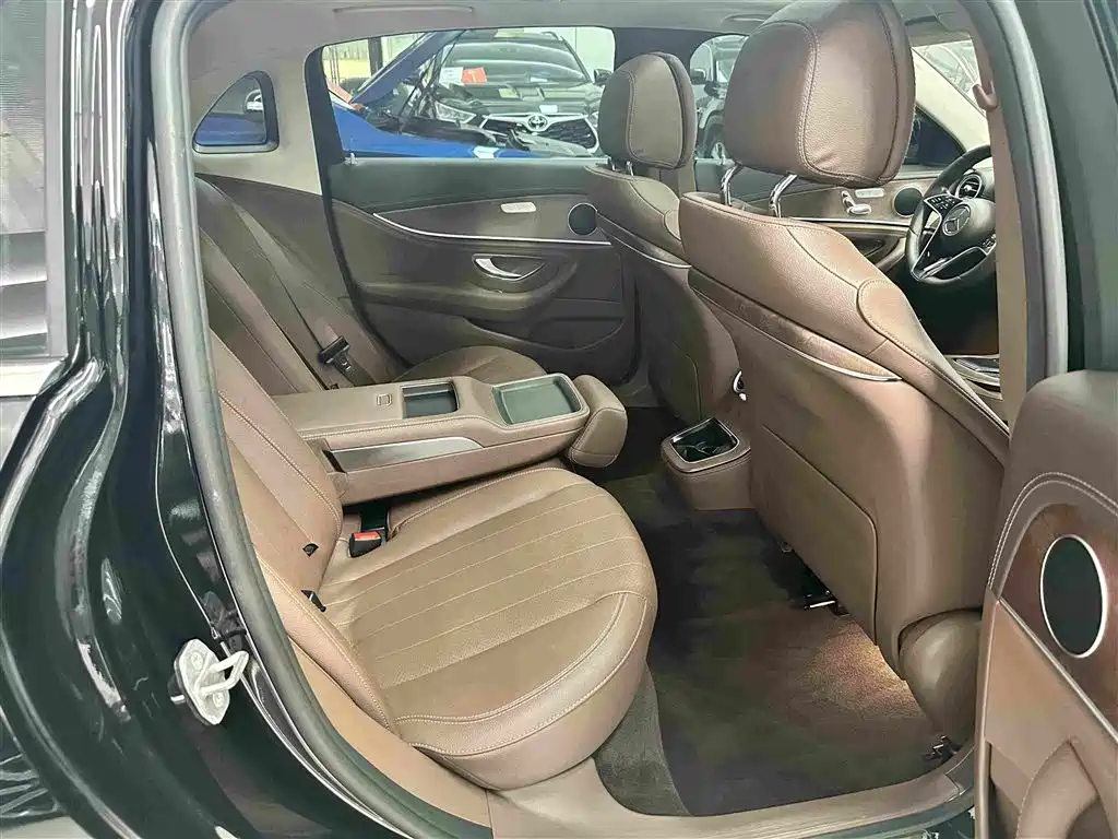 Mercedes-Benz E-Class, миниатюра 15