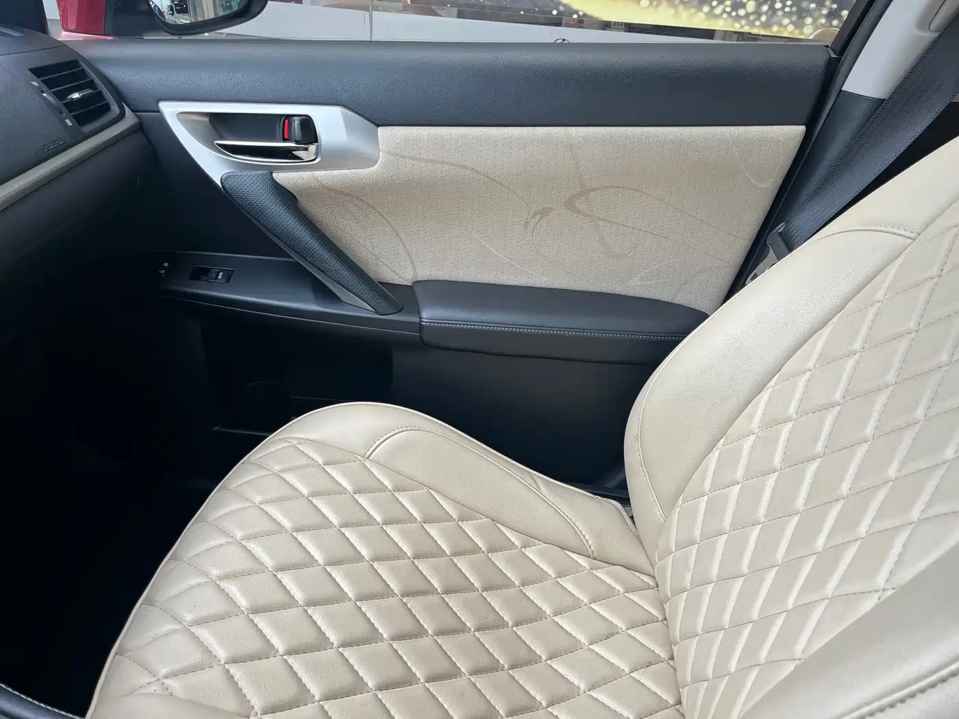 Фото 13 - Lexus CT