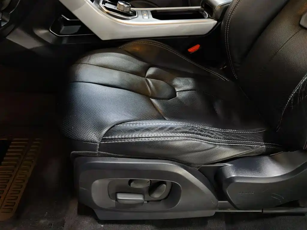 Land Rover Range Rover Evoque (Import) 2012 2.0T 3-door Sport Edition фото 20