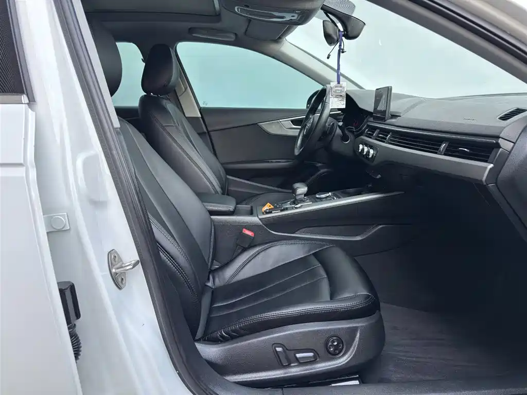 Audi A4L 2019 40 TFSI Progressive (China VI) фото 12
