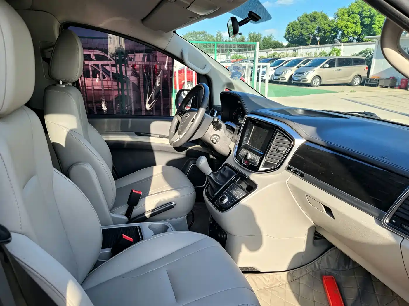 JAC Refine Refine M4 2017 2016 2.0L Manual Luxury Smart