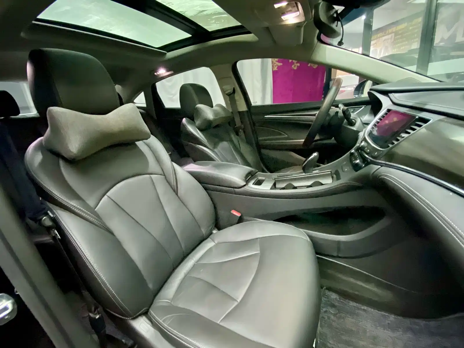 Photo 15 - Buick LaCrosse