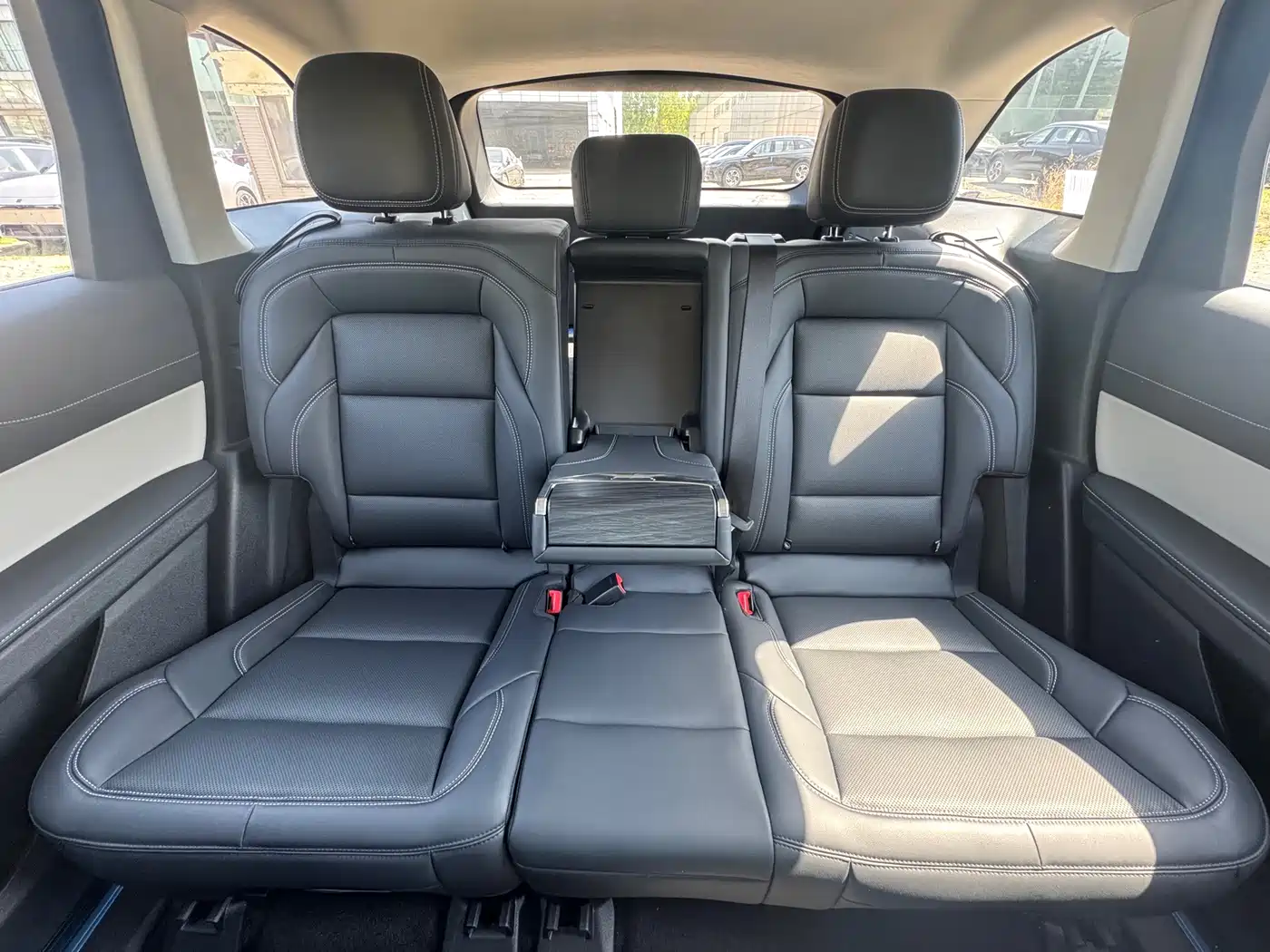 Lincoln Nautilus 2026 2025 2.0T AWD Premium Hybrid
