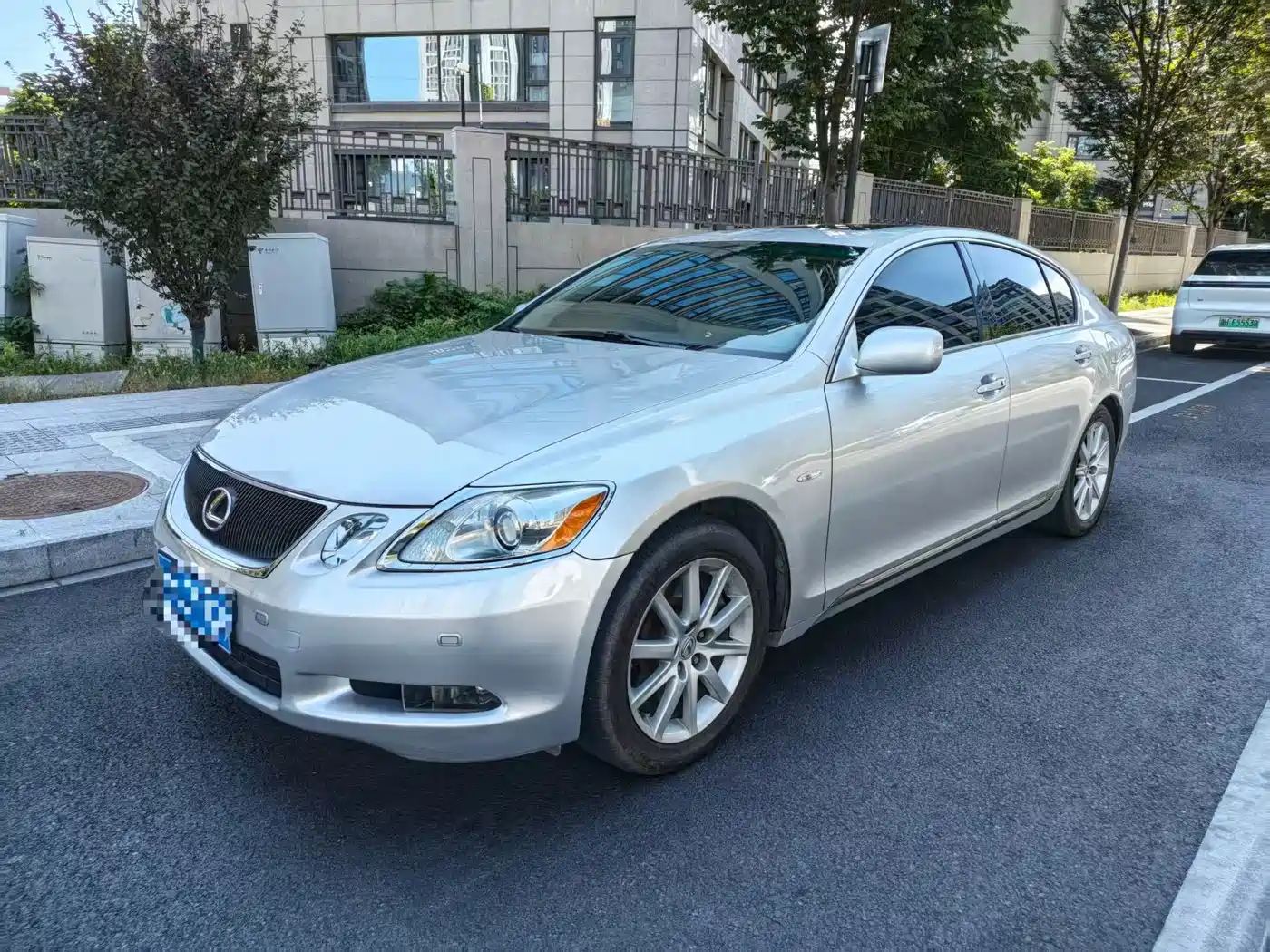 Photo 4 - Lexus GS