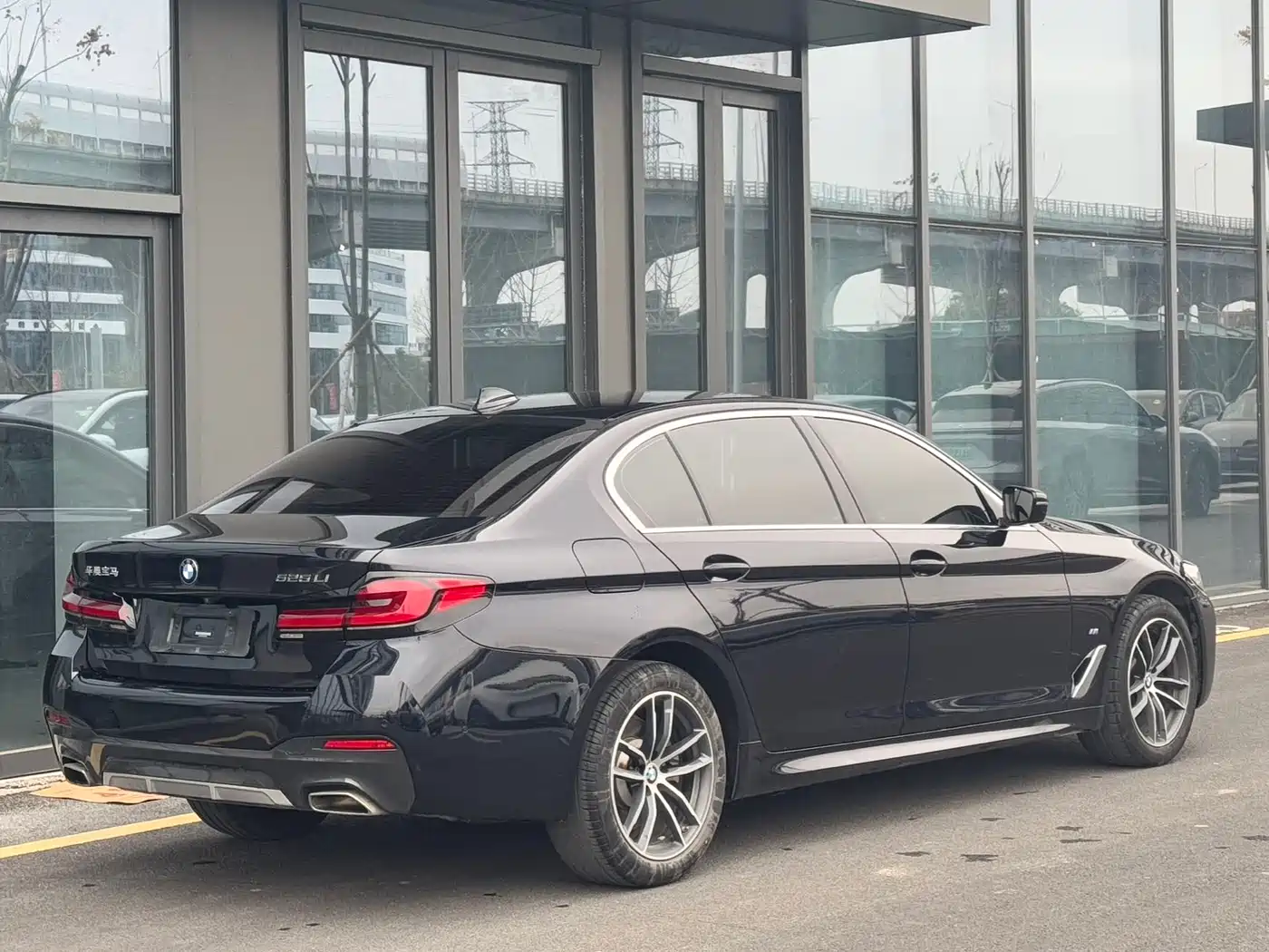 BMW 5-SERIES
