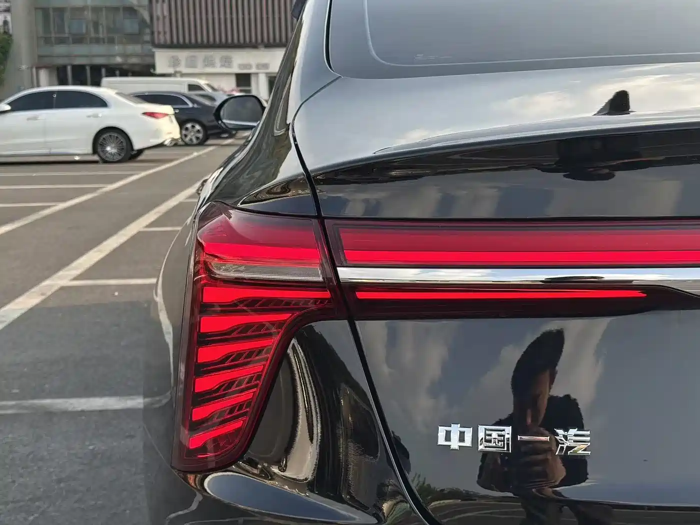 Hongqi H5 2025 1.5T DCT Flag Rhythm 500,000 Units Memorial Edition фото 20