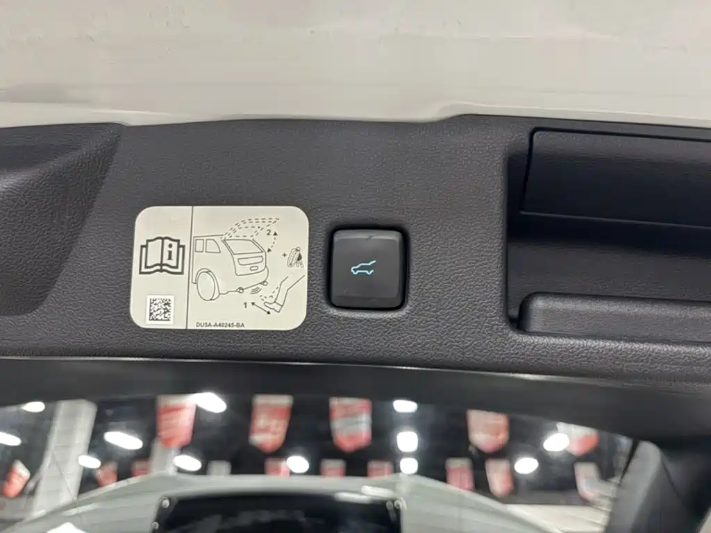 Ford Escape 2023 2024 Model EcoBoost 245 4WD ST-Line Pro