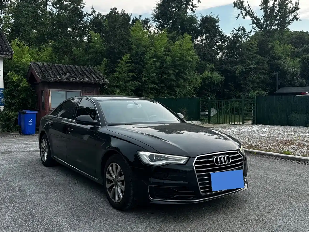 Фото 3 - Audi A6L