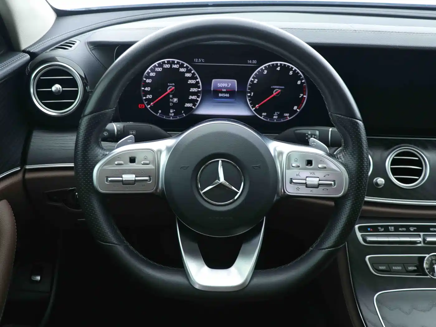 Mercedes-Benz E-Class 2019 E 200 L Sport фото 9