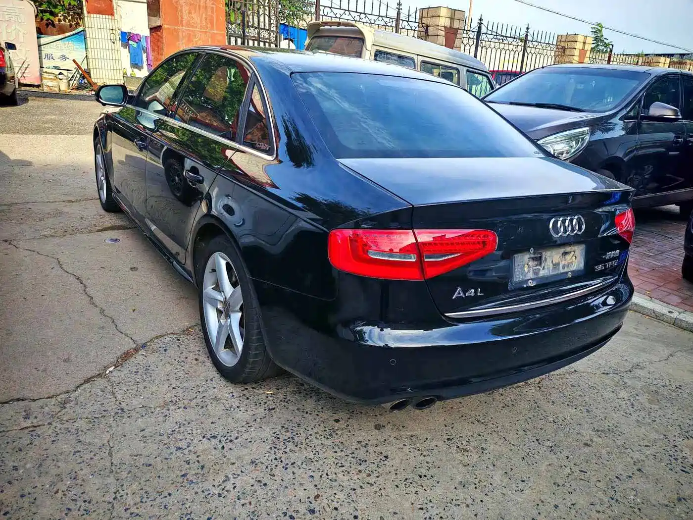 Photo 6 - Audi A4L