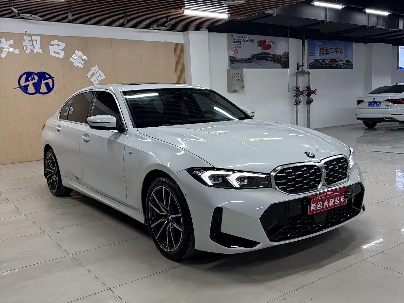 BMW 3 Series 2025 325Li M Sport Package фото 3
