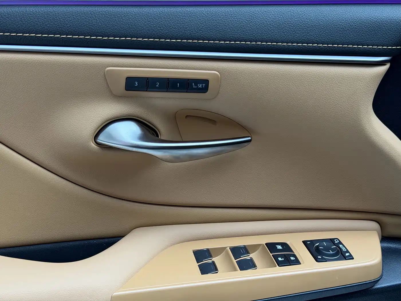 Lexus ES 2025 2025 200 Ultimate Edition