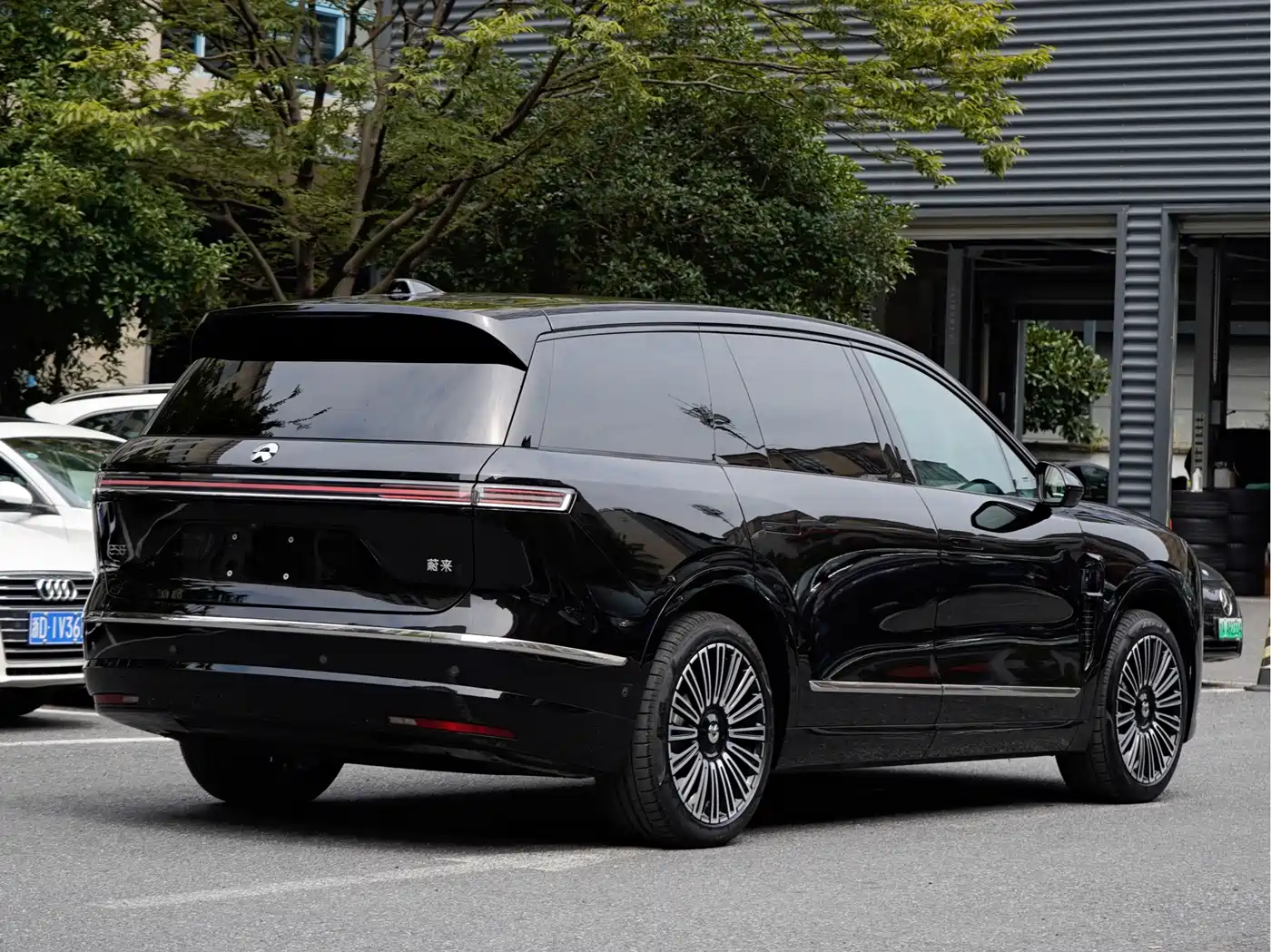 NIO ES8 2026 2025 Model 6-Seat Executive Luxury Edition