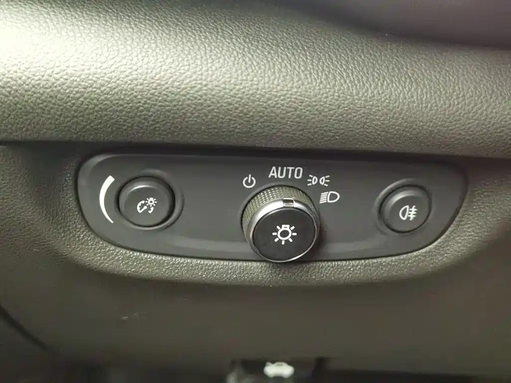 Photo 21 - Buick Regal