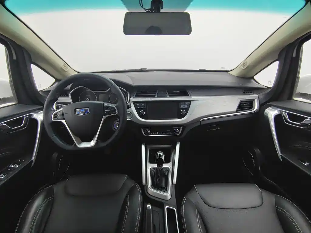 Фото 5 - Geely Vision X3