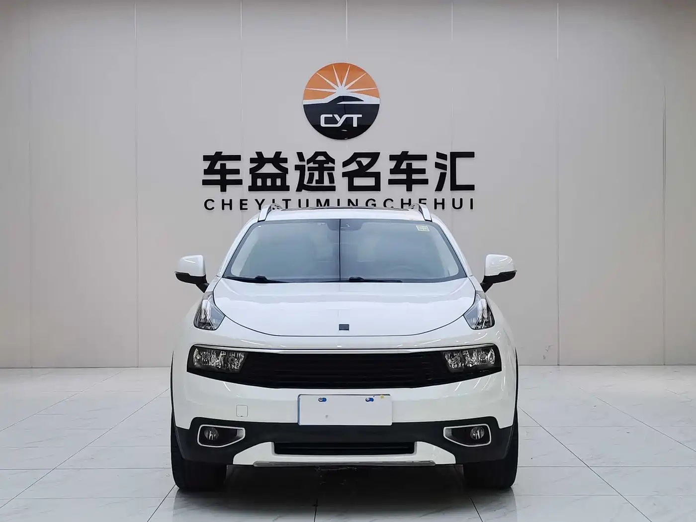 Lynk & Co 01 2017 2.0T 2WD фото 2